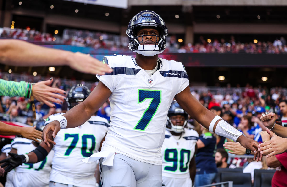 Live updates: Seahawks need a win over Bears to keep playoff hopes alive