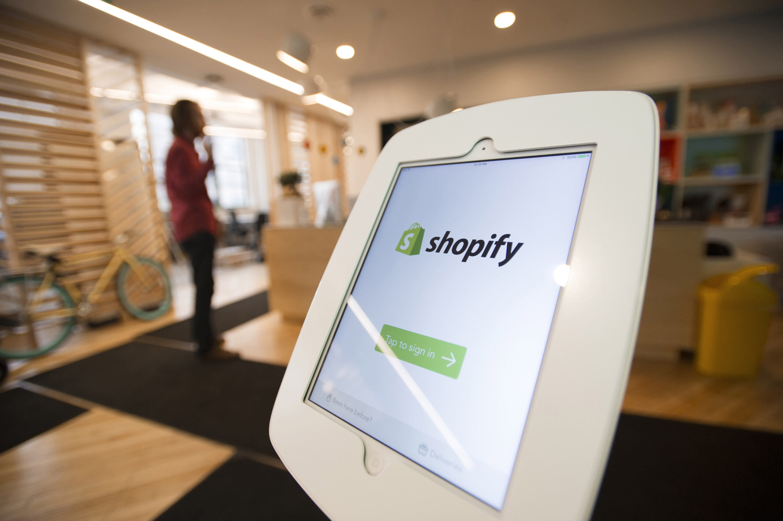 Loop Capital upgrades Shopify, says investors underappreciate the e-commerce giant’s AI capabilities