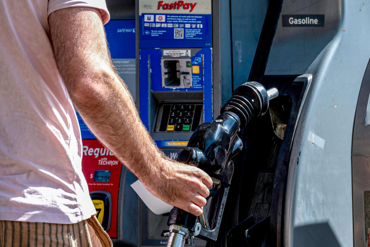 Maddow Blog | As gas prices fall, the relevance of Trump’s misguided campaign promises lingers