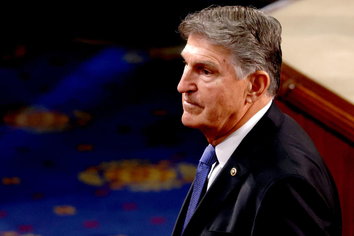 Maddow Blog | Manchin pitches one last bad idea, says Biden should pardon Trump