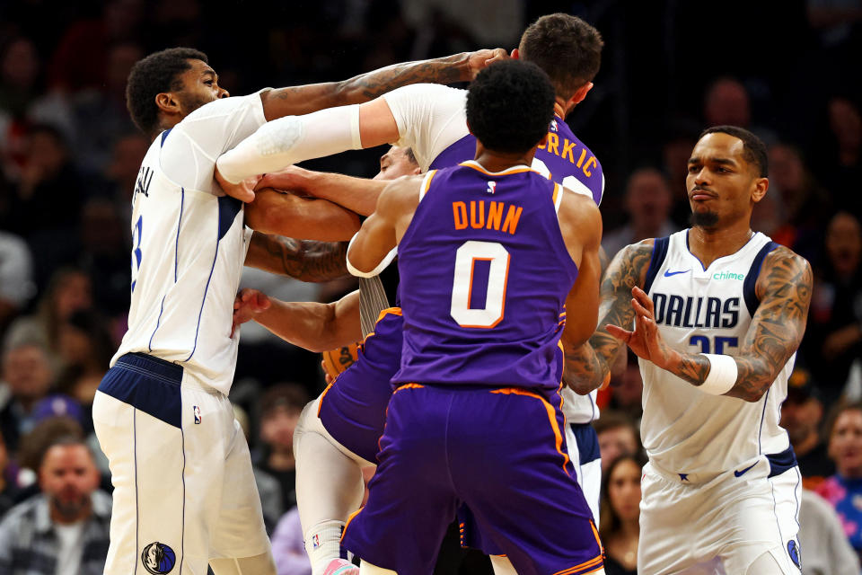 Mavericks-Suns brawl ends with 3 ejected after punch thrown