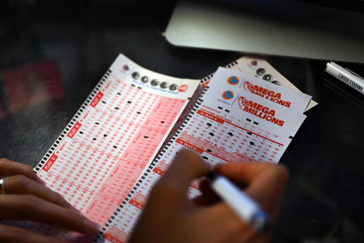 Mega Millions Christmas Eve drawing yields no winner as jackpot grows to .15 billion