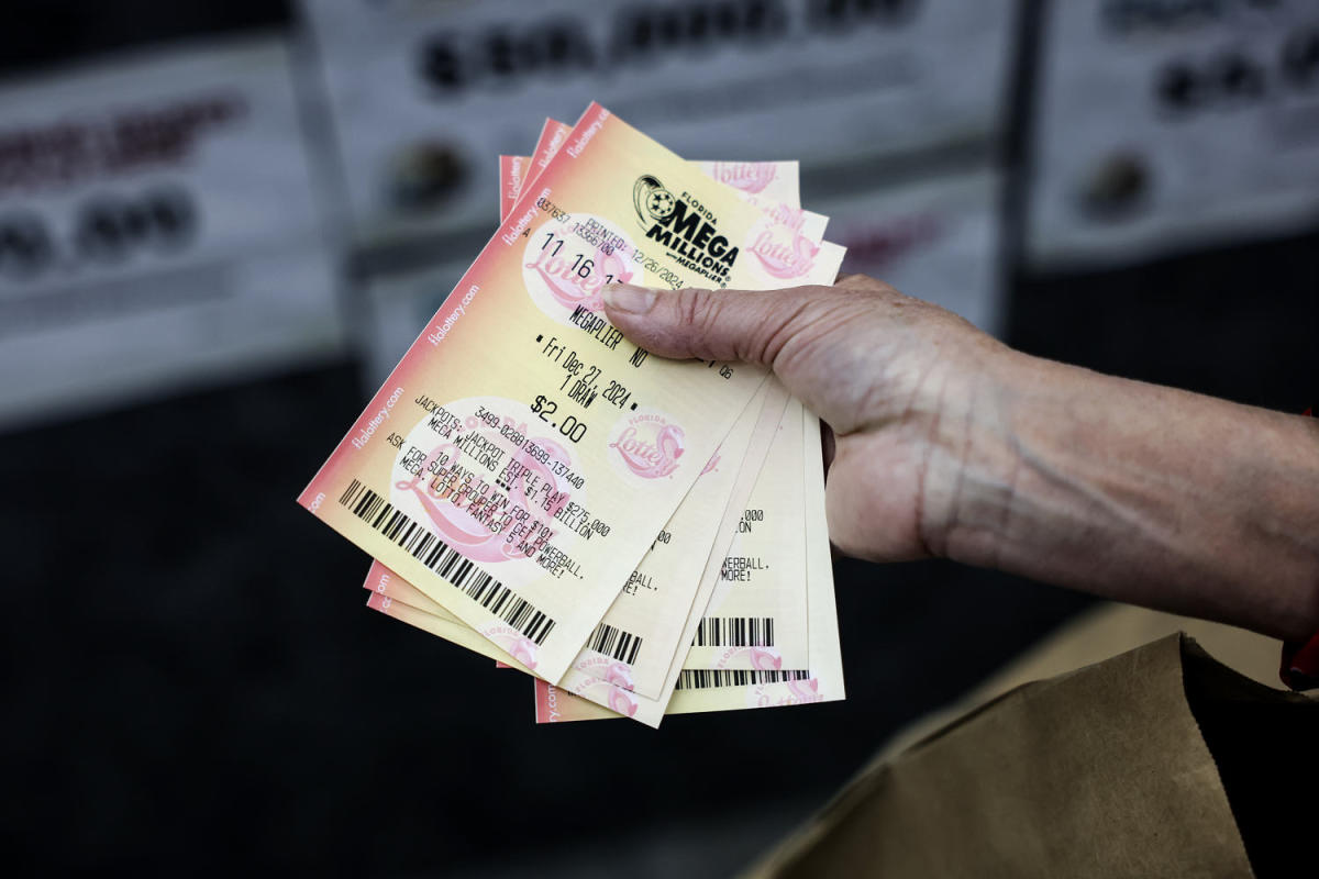 Mega Millions jackpot grows to .22 billion ahead of Friday night drawing