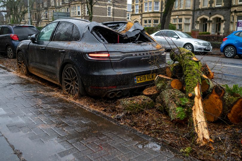 Met Office issues new extended Storm Darragh wind warning for Sunday for these areas