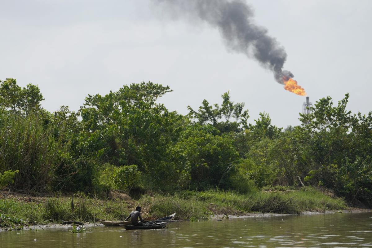 Nigerian agency ‘failed completely’ to clean up oil damage despite funding, leaked files say