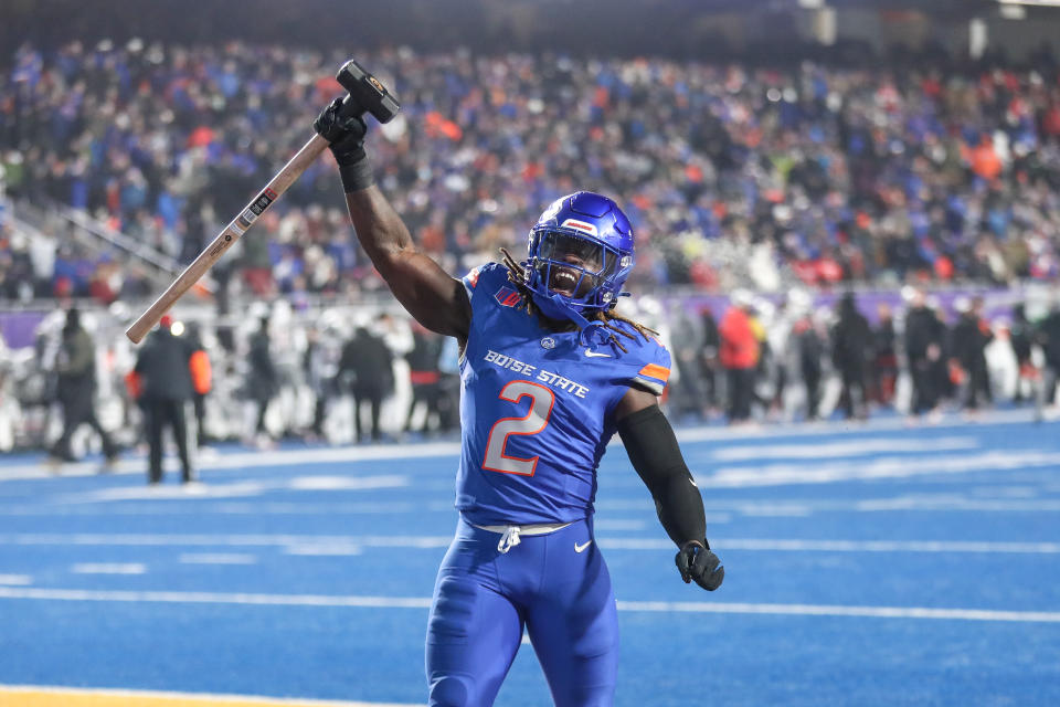 No. 10 Boise State beats No. 20 UNLV for Mountain West title, CFP berth