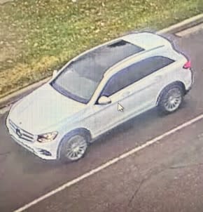 Overland Park police searching for man who stole kid’s backpack at gunpoint