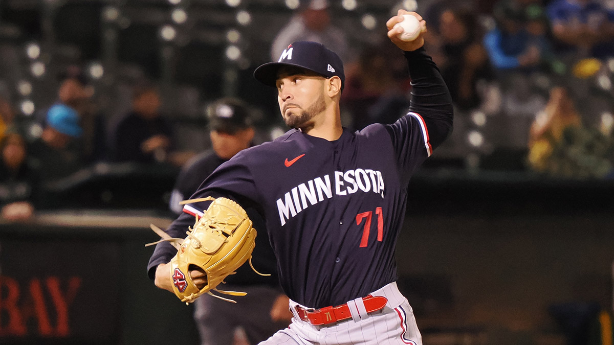 Red Sox acquire relief pitcher Jovani Morán in trade with Twins