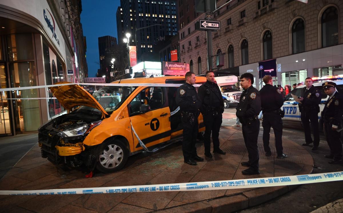 Seven injured after New York taxi jumps sidewalk outside Macy’s on Christmas Day