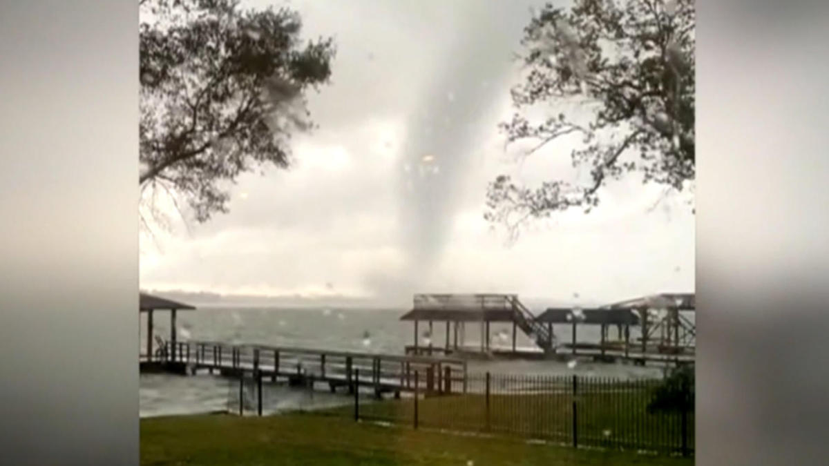 Severe weather hits Texas, Pacific Northwest with flash flooding, power outages