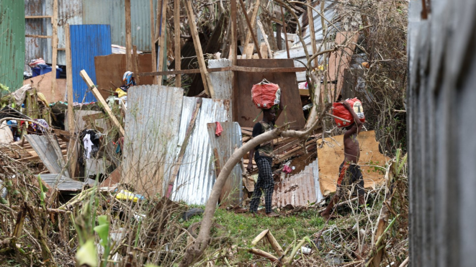 Tens of thousands without water in Mayotte as curfew brought in