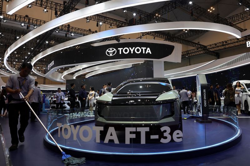 Toyota global production down for 10th month despite rising sales