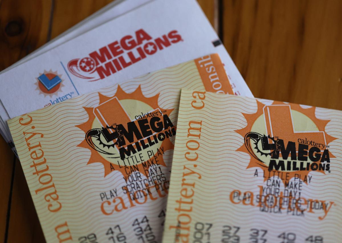 Winning .22 billion Mega Millions lottery ticket sells in Cottonwood, California