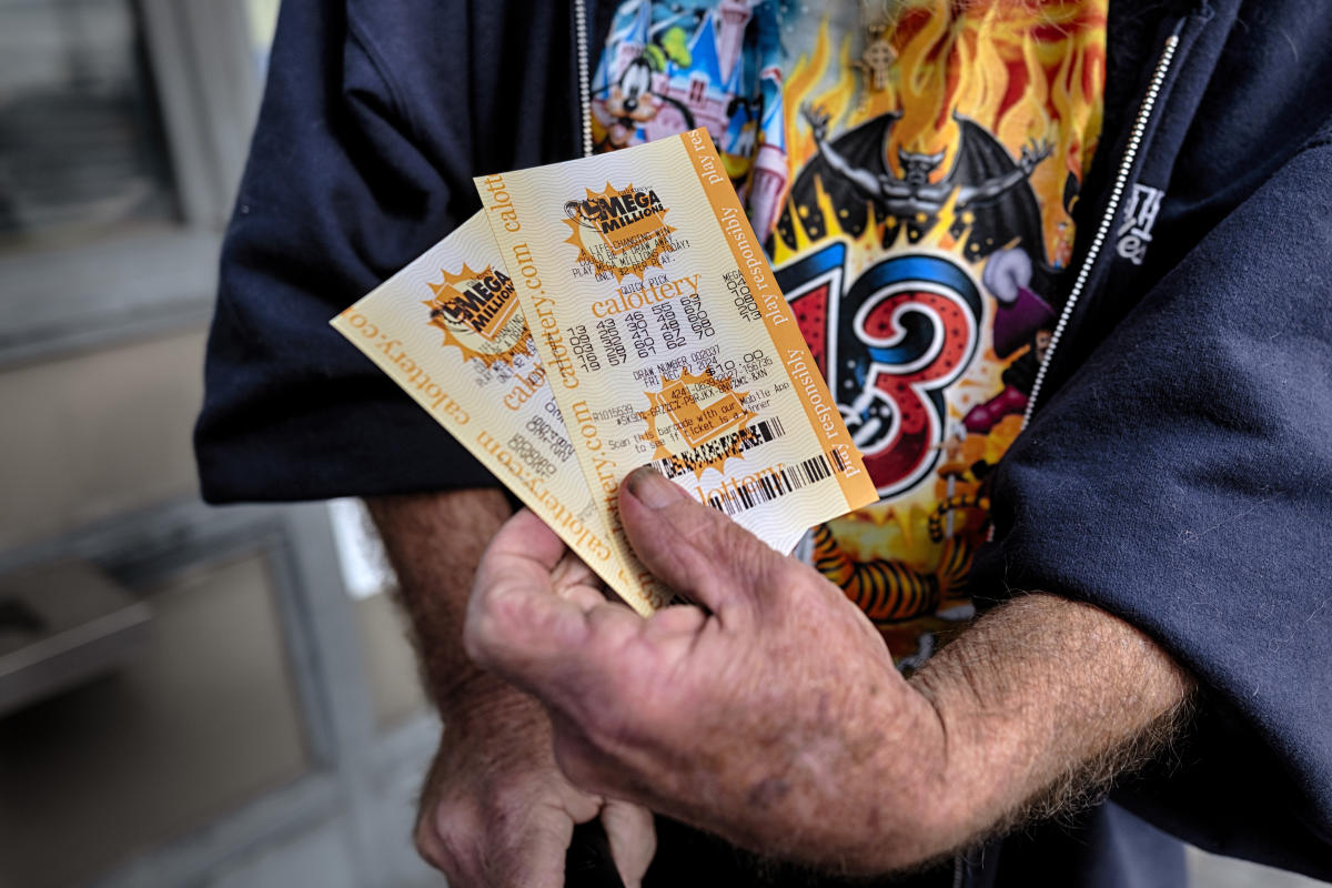 Winning ticket for .22 billion lottery jackpot sold in California, Mega Millions says