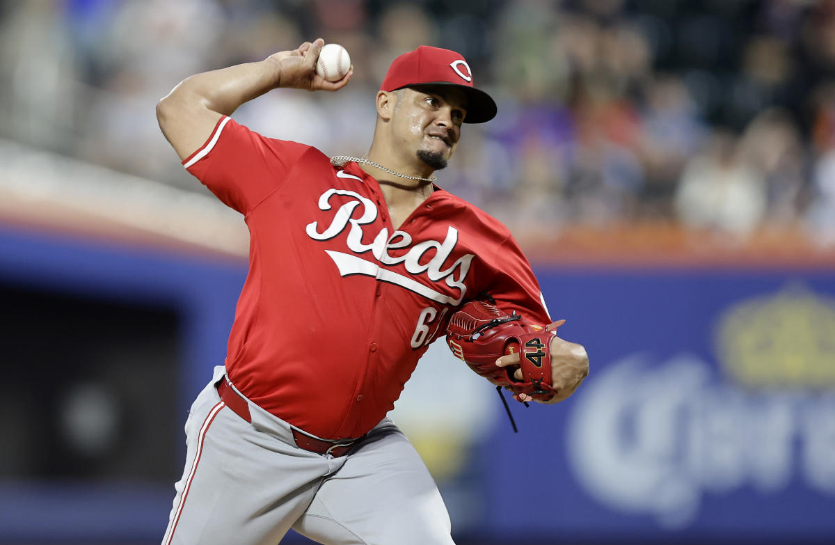 Yankees add strikeout RP Fernando Cruz from Reds in exchange for veteran C Jose Trevino