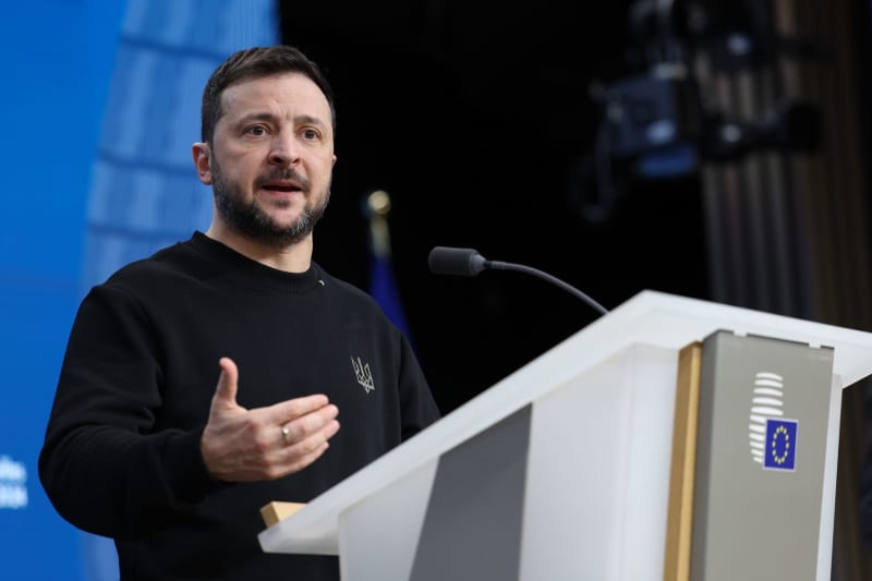 Zelensky vows more strikes after Ukrainian attacks on Russian targets