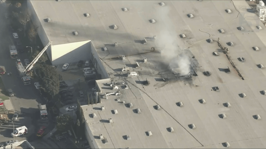 2 killed, 19 injured after plane crashes into warehouse in Fullerton