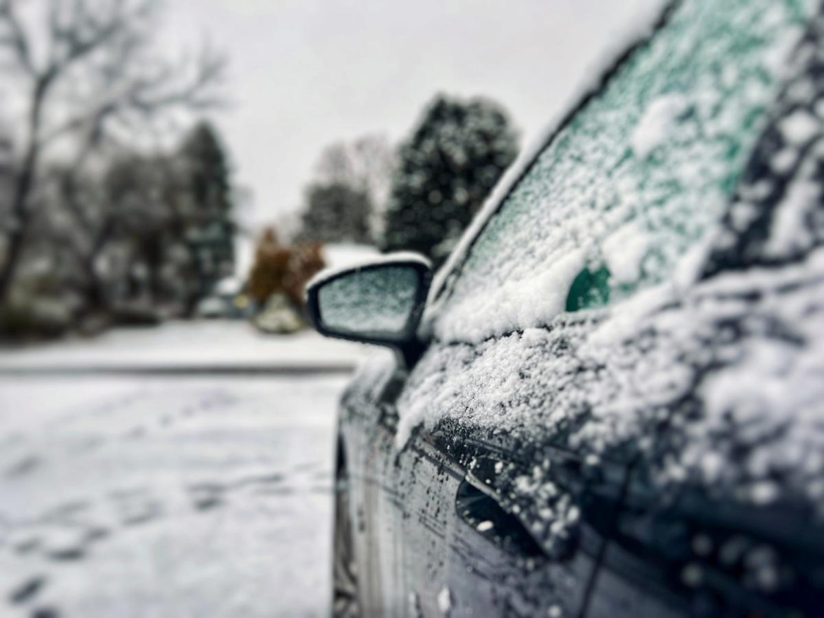 9 things you shouldn’t leave in your car during cold, winter weather