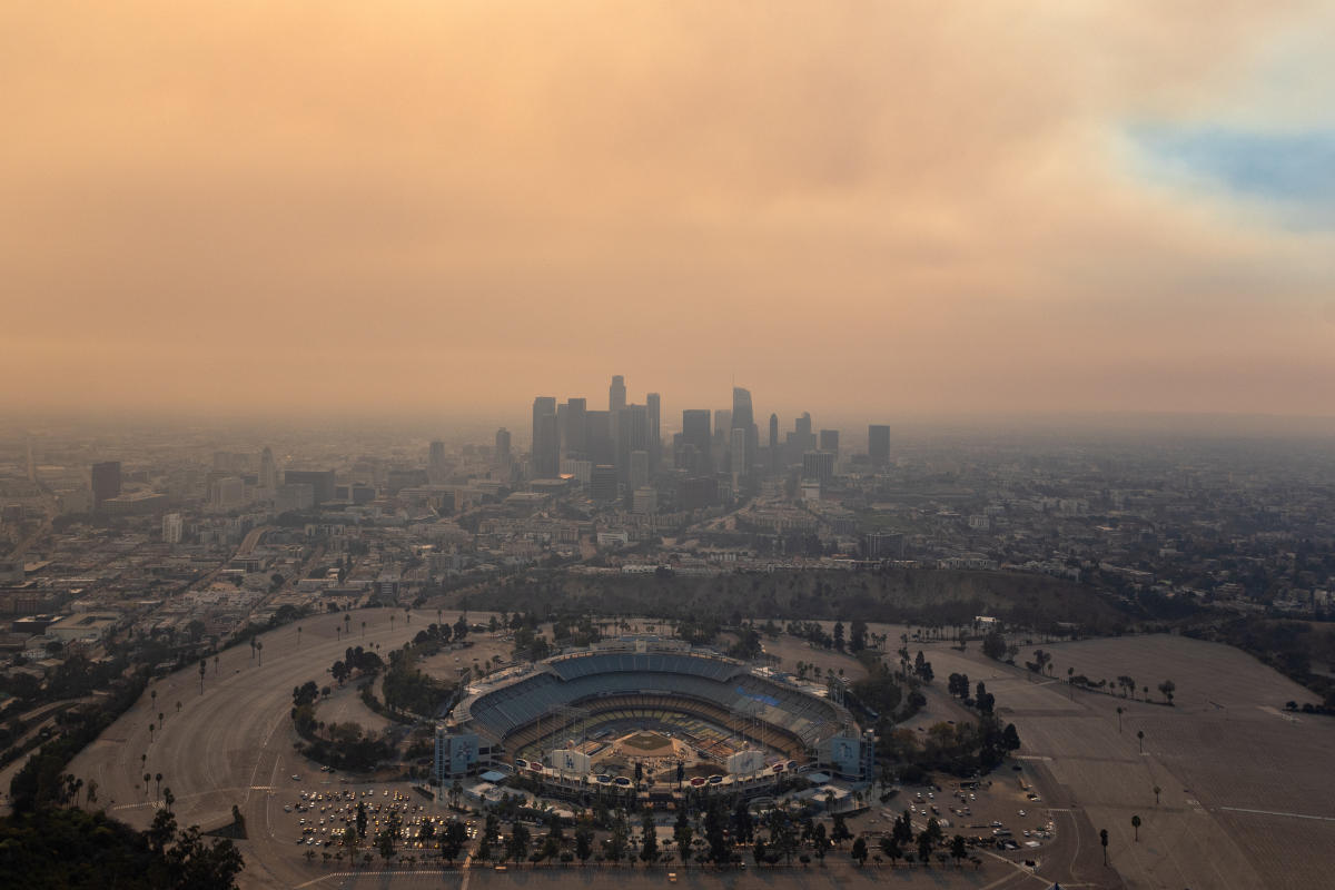 All 12 Los Angeles-area professional sports teams donate  million to fire relief efforts