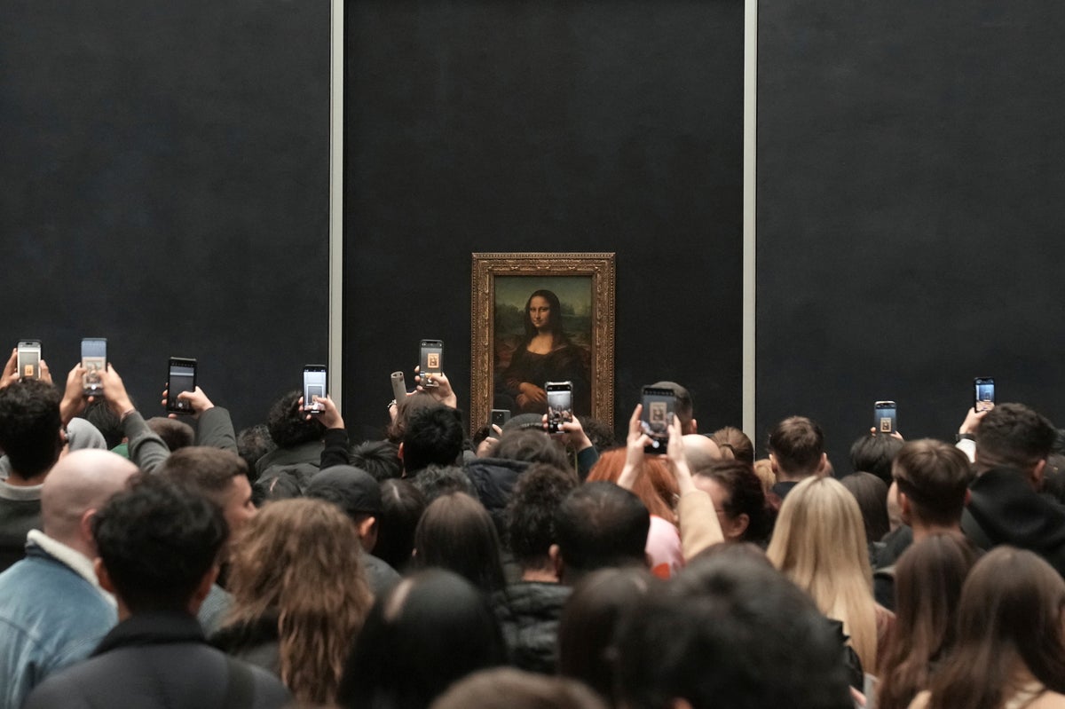 British tourists could be forced to pay more to see Mona Lisa as part of Louvre revamp