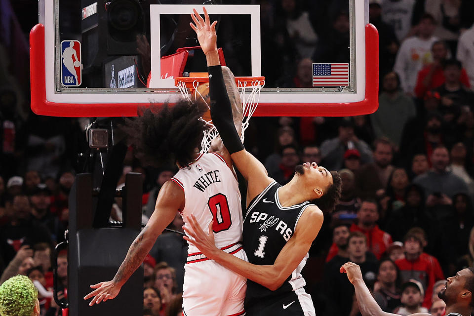 Bulls’ Coby White puts Victor Wembanyama on a poster with dagger dunk over 7-4 Spurs phenom