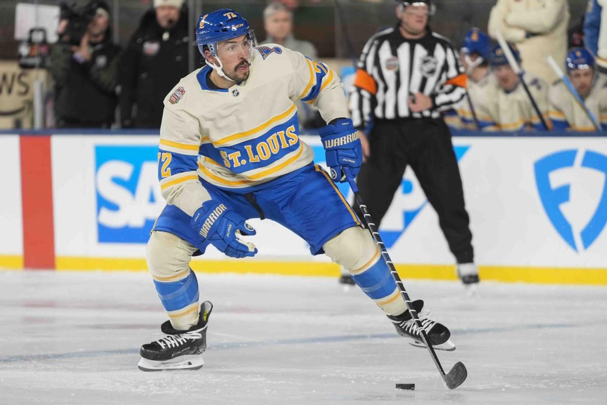 Cam Fowler scores twice as Blues beat Blackhawks in Winter Classic