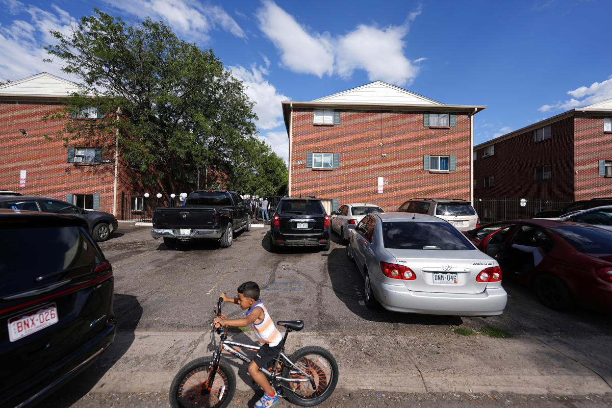 Colorado apartment complex where armed gang members were seen on video will be closed