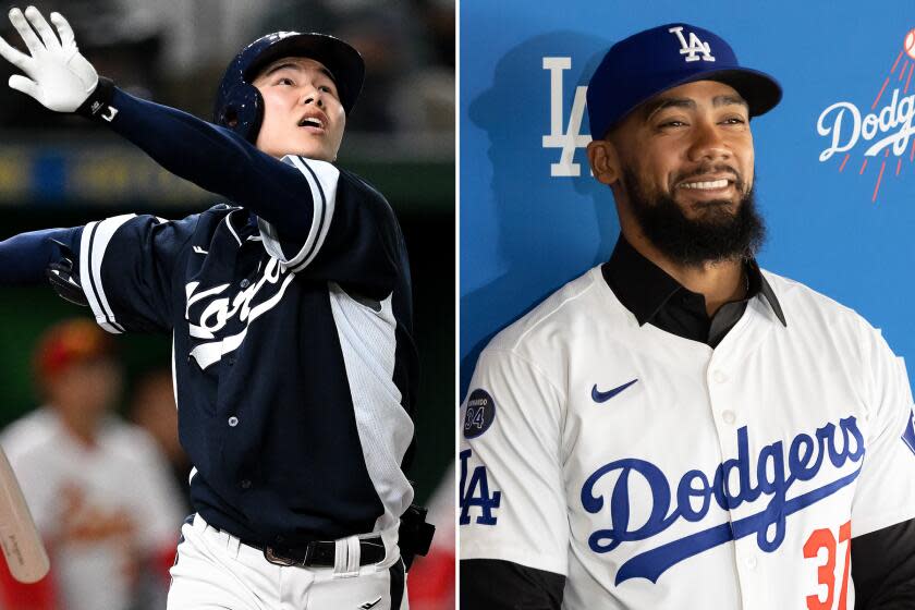 Dodgers sign Hyeseong Kim, finalize Teoscar Hernández return as roster takes shape