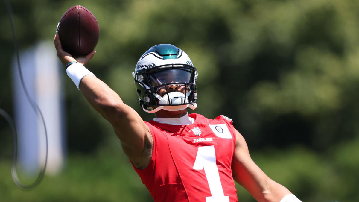 Eagles injury update: Jalen Hurts returning to practice ahead of playoffs