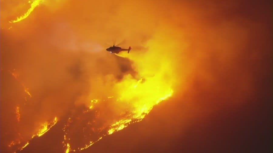 Fast-moving Sepulveda Fire prompts evacuation warnings