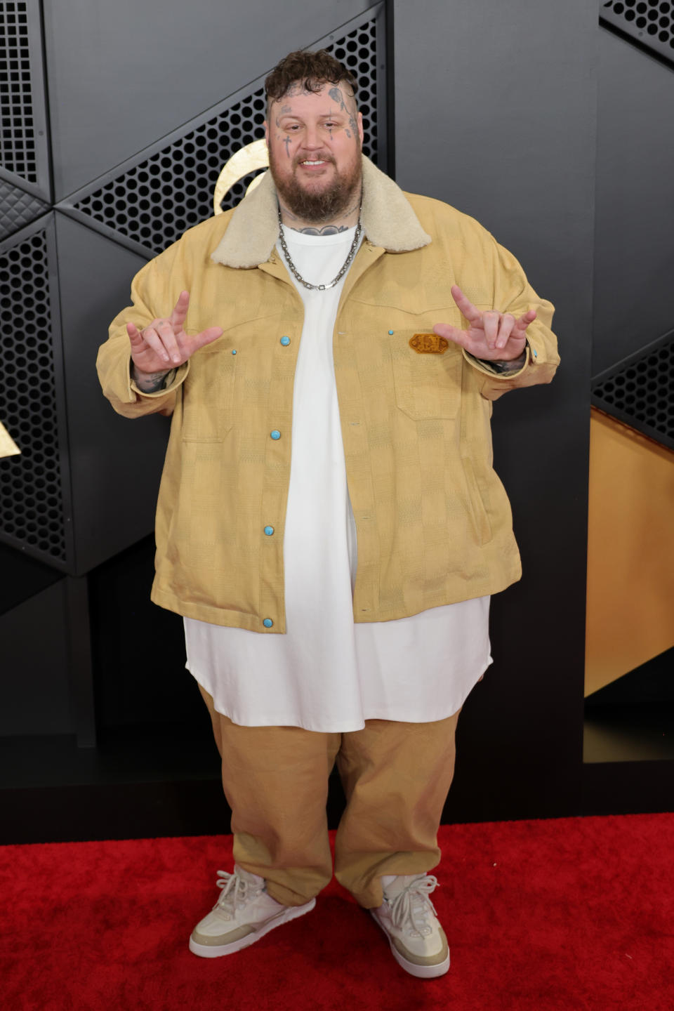 How Jelly Roll’s stylist is incorporating fan letters, messages into the country star’s Grammys night look.