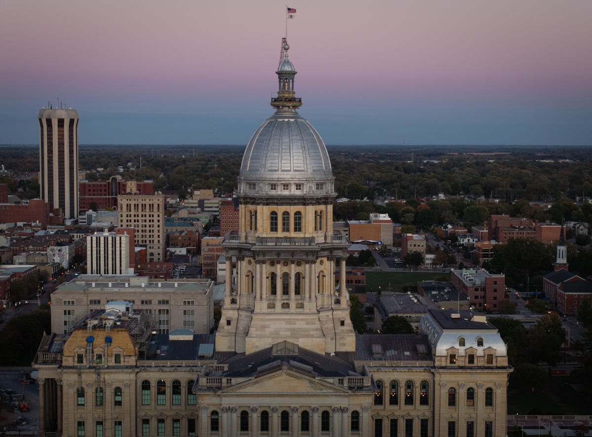 Illinois lawmakers consider an array of measures in final days of lame-duck session