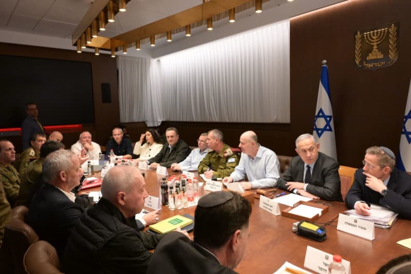 Israeli security Cabinet begins session to discuss ceasefire deal