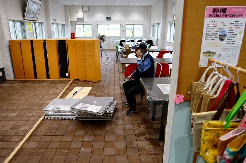 Japan’s service activity expands on solid demand, PMI shows