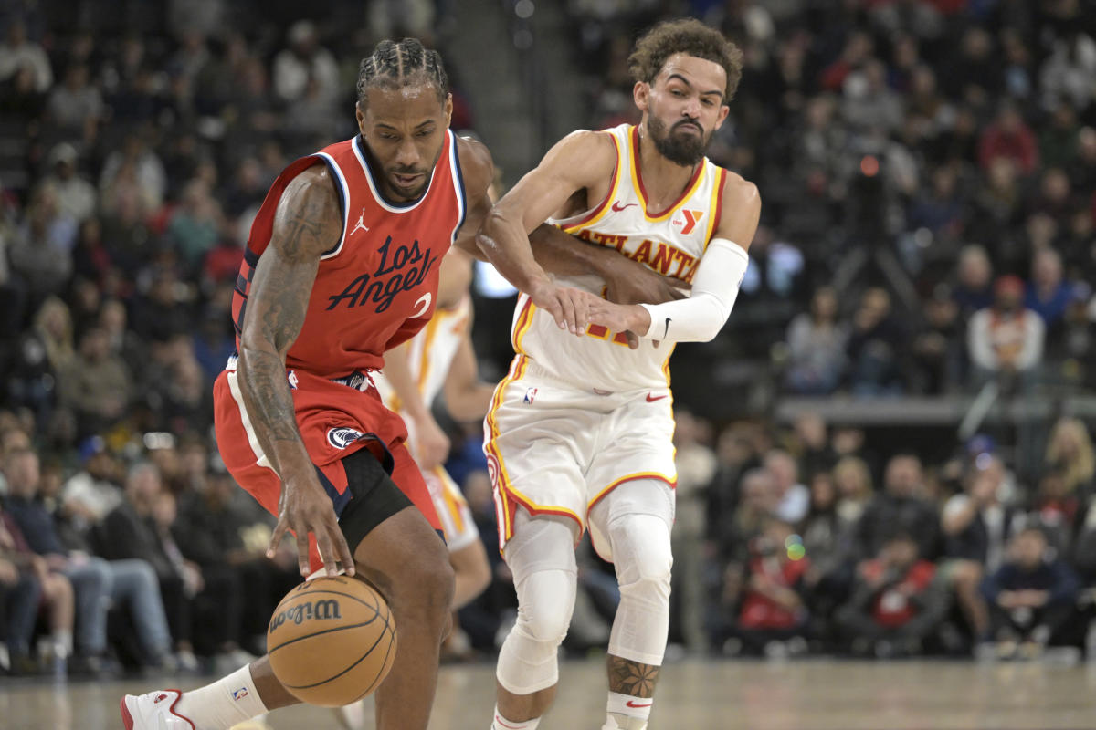 Kawhi Leonard scores 12 in season debut as Clippers overwhelm Hawks