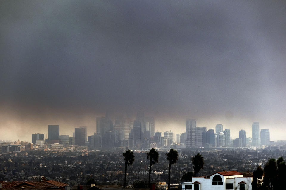 Lakers, Clippers expected to resume home play Monday after Los Angeles fires postponed games