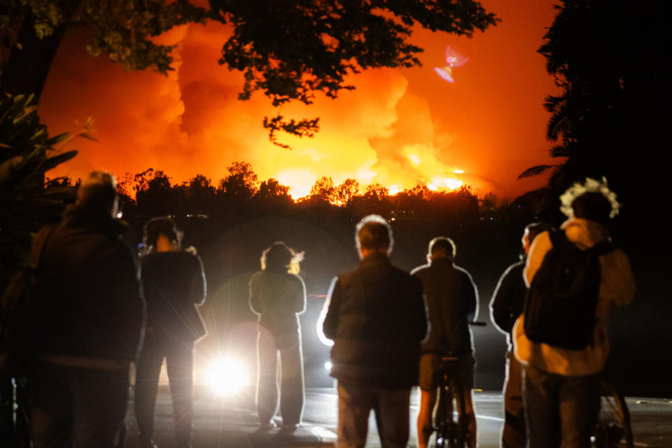 Los Angeles wildfires: NBA coaches JJ Redick, Steve Kerr among those whose families are affected, NFL monitoring ahead of Vikings-Rams