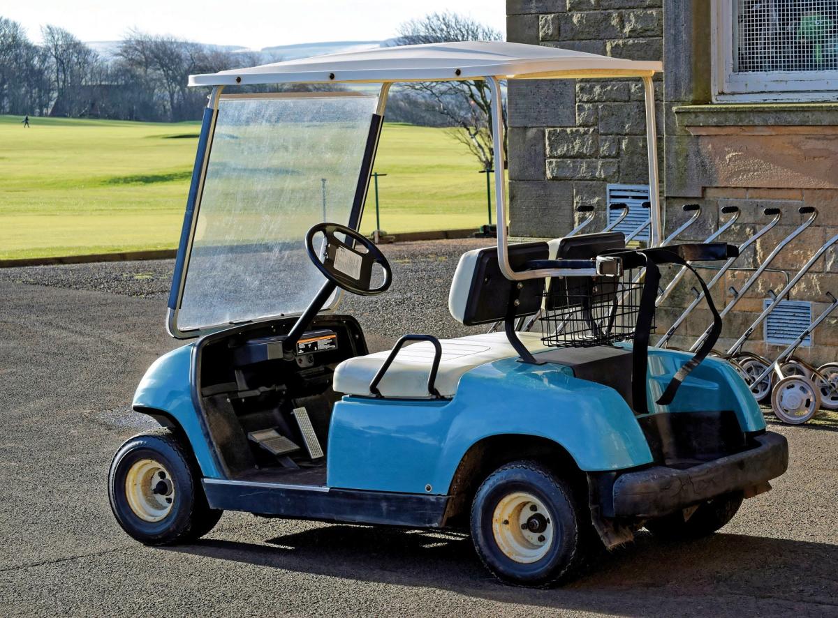 Man dies after he crashed golf cart in Palm Desert