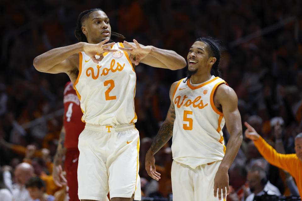 Men’s basketball AP poll: Tennessee holds strong as Florida, Oklahoma finally drop