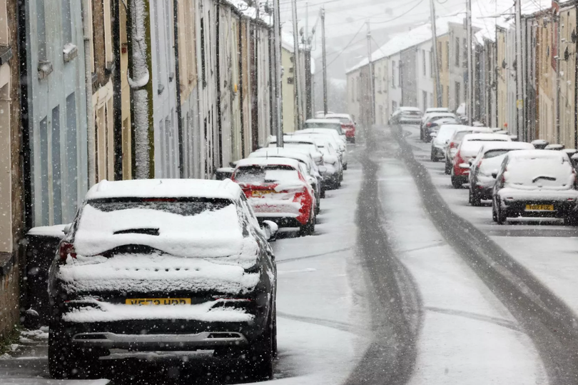 Met Office warns of risk of snow showers as temperatures drop