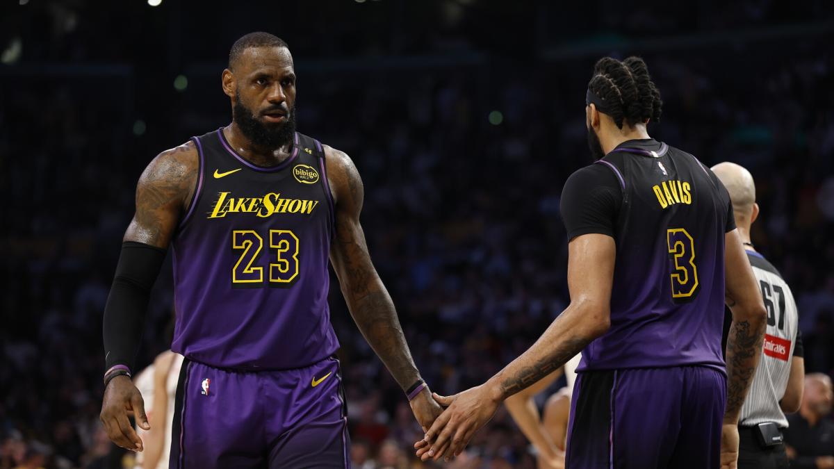 NBA trade rumors roundup: Latest news, including Lakers stars push for trade, could Lonzo reunion happen?