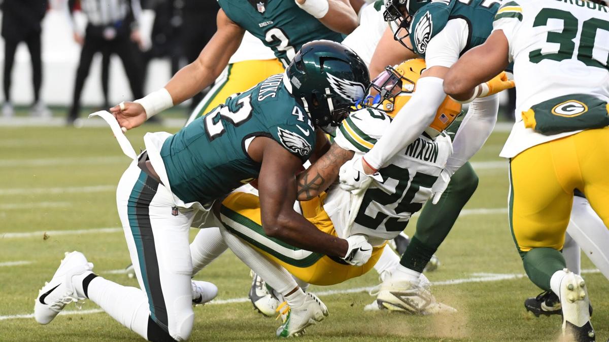 NFL fines Oren Burks for kick-return hit that caused Keisean Nixon’s fumble