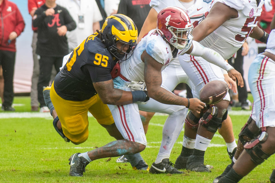 No. 11 Alabama’s three first quarter turnovers doom Crimson Tide in ReliaQuest Bowl loss to Michigan