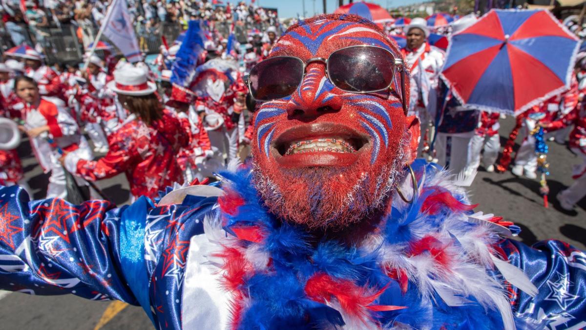 Revellers, swords and balloons: Africa’s top shots