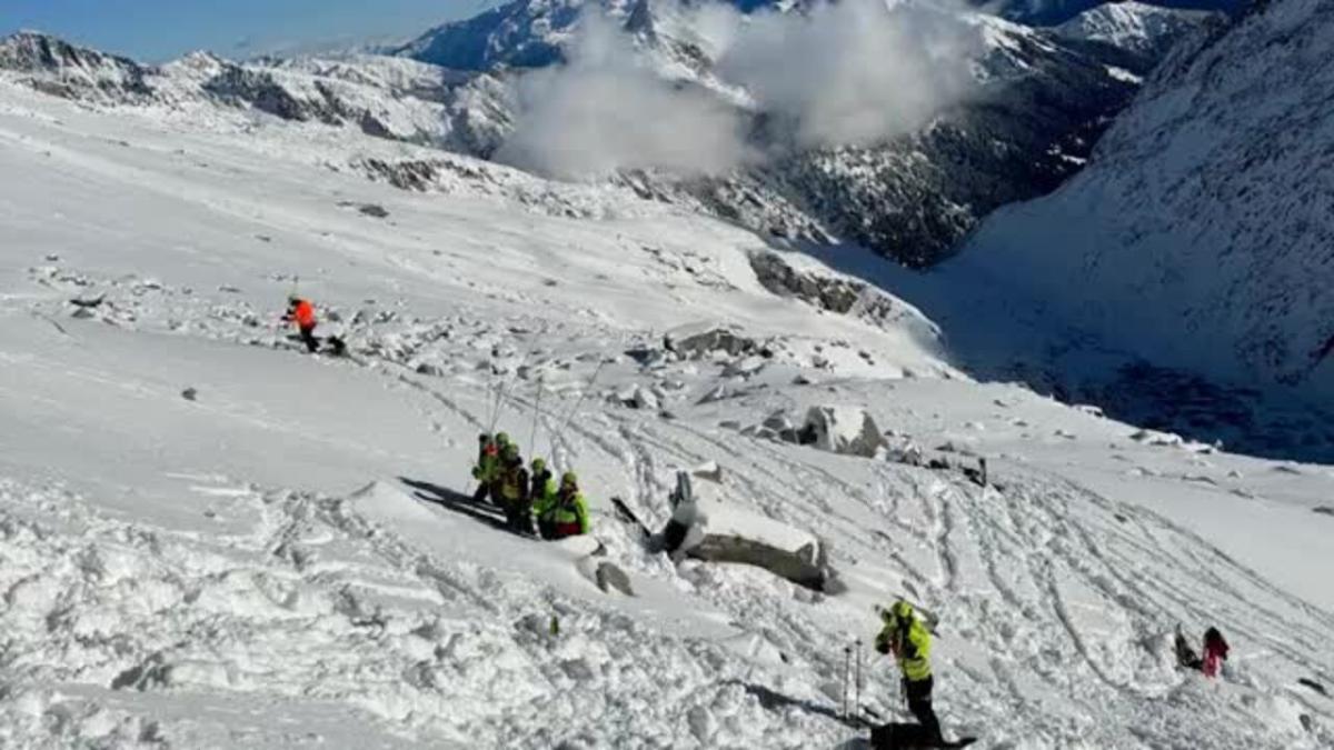 Search for missing British hiker continues in Italian Alps