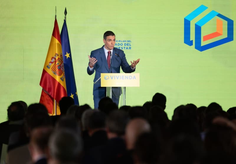 Spain PM proposes 100% tax on homes bought by foreigners