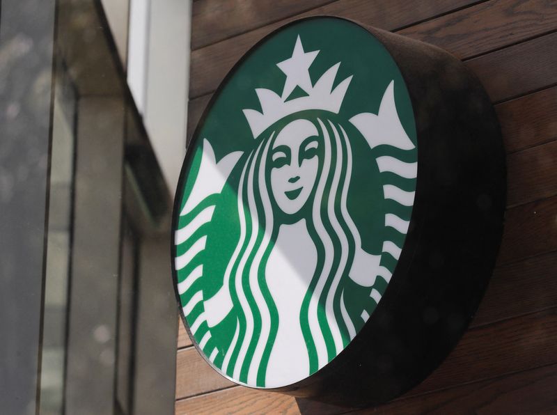 Starbucks lead independent director Mellody Hobson to step down