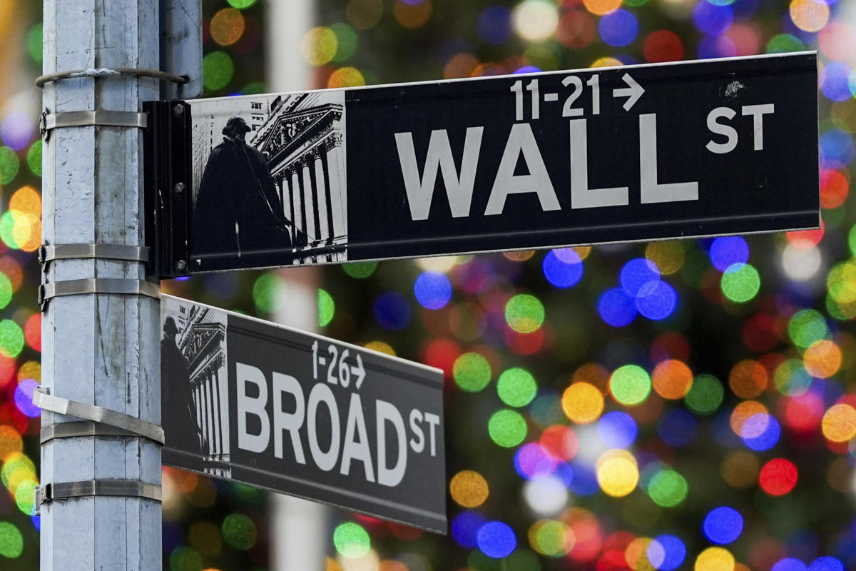 Stock market today: Wall Street indexes lose ground as market closes another record-breaking year