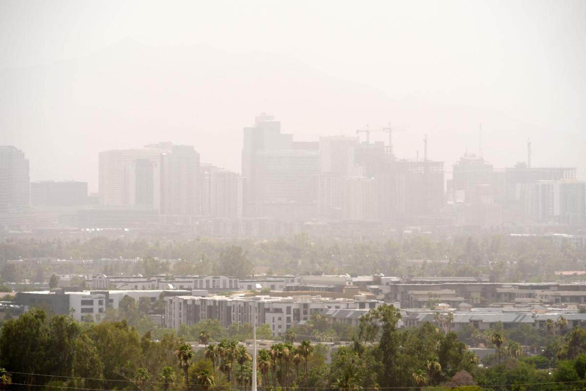 The haze over Phoenix is windblown dust, not smoke from California wildfires. What to know