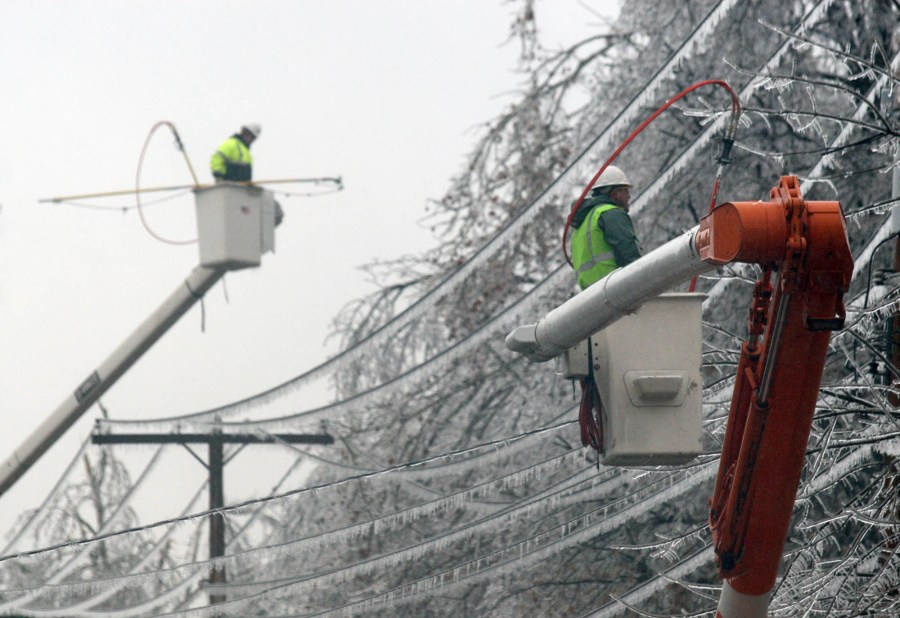 Tracking power outages: Winter storm knocks out power as it sweeps through the bluegrass